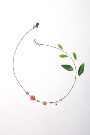 GARDEN NECKLACE - CORAL FLOWER SHORT