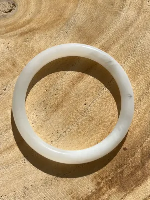White Hetian Jade Bangle 54mm, 和田白玉圆条飘墨手镯